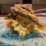 日本料理 TOBIUME - 稚鮎と新玉葱のフライを自家製タルタルソースとともに