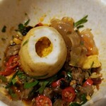 海底撈火鍋 - 魚肉団子、魚卵のアップ