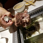 海底撈火鍋 - 豚骨の出来上がり！