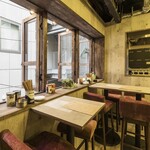 UWASASTORE - 開放感のある窓側のお席は予約がマスト！