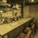 UWASASTORE - カップルに人気のカウンター席は全８席