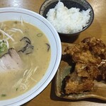 ラーメン居酒屋 とし太郎 - 唐揚げセット