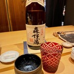 鮨処 池上 - 芋焼酎 森伊蔵 ロック 1000円