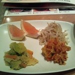 焼肉太閤 - ランチナムルとフルーツ