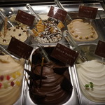 バール エ ターヴォラ カルダ ラ・ジョストラ - ジェラート部門