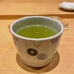 鮨処 池上 - 熱い緑茶をいただいて、ごちそうさん