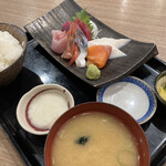 大磯 - 刺身定食980円