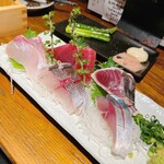 魚市場直送 魚屋十番 - 仕入れで変わる刺身盛り合わせ(2人前)