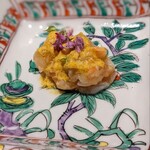 温石 - プリプリの身を、塩梅の良い海老味噌をかけていただきます。