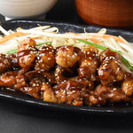 鉄板焼天神ホルモン - 料理写真: