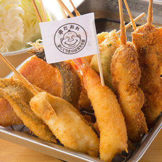 《名物の串カツ・香ばしい串焼き》産直のこだわり素材を使用