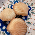 Blanca Tsu Swets Factory Ten - 三個夏爾琳迷你蛋糕...