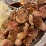 鉄板居酒屋 ムキムキ亭 - 鶏のタレ焼き