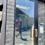 Other Half Brewing Company - タップルーム入り口。