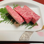 飛騨亭花扇 - 飛騨牛ステーキ　５切れあったが、写真を撮る前に鉄板に置いてしまった…