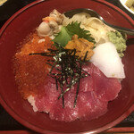 越路 - 海鮮丼