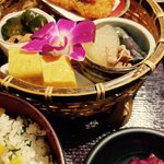 梅田北前 佐勘 - 奇麗な盛り付け。