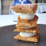 シグネチャー - クリームはディプロマット。ヴァニラの香りが素敵です。