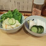 とんかつ燕楽 - 定食付属のポテトサラダ&お新香