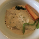 フレンチバル レ・サンス - お魚料理: カレイのホワイトソース煮込み