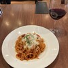 Ra Fontana - ランチパスタ1,090円、ハウスワイン(グラス)400円　本来のランチパスタはこれにバケット・スープバー・ドリンクバー・サラダが付く。