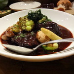 オー・ペシェ・グルマン - 牛ほほ肉の赤ワイン煮込み、カボチャピュレ添え2,400円