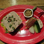 オー・ペシェ・グルマン - 田舎風テリーヌ750円