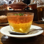 オー・ペシェ・グルマン - 人参のムース、雲丹コンソメジュレ添え700円