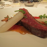 レフェルヴェソンス - クラシックの意義～宮城県牡鹿半島からきた尾長鴨の炭焼きロースト 愛媛清五郎農園のブラッドオレンジ、ジロール茸、姫大根、はこべら1