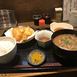 酒菜や しゅう - 豚汁定食とり天付き