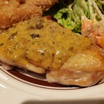 アマーク ド パラディ - 鶏もものソテー カレークリームソース