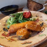 食堂カウ - たけのこの春巻、ズッキーニフライ、いんげんのサラダ