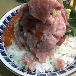 MONROE 海からの贈り物 - 海鮮タワー丼 いくら入り（1350円）