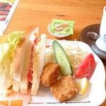 Komeda Kohi Ten - たまとまレタスサンド￥650 豆乳オーレ￥580 