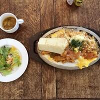 VELVET VIRGO - 鉄板焼きナポリタンとミニパンとスープとサラダ