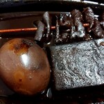 MOGU MOGU - おでんは、
５種類(竹輪、蒟蒻、卵、どて、牛すじ)の中から３品選べて400円税込です。