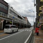 グリル フレーバー - 平和堂の発祥店舗（一号店）が見えている！