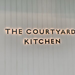 THE COURTYARD KITCHEN - 看板