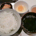 盛楼閣 - 並定食一式