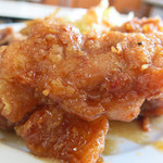 学定 宇良辺 - 大ぶりのから揚げに、たっぷり中華タレ、泣くほど旨い