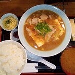 信年 - 肉豆腐定食