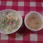 Chiroru - ランチのスープとサラダ