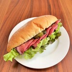 ローストビーフサンド。590円+税
