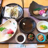 塩竈料理 翠松亭 - 松膳（￥2200）。お造り・焼魚・天ぷら・小鉢2品、ほかに煮物・食事・デザートが付きます