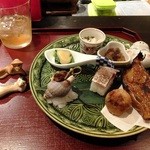 (ノ∇≦❤)楽盛(鯖の棒ずし・茶ぶりなまこ・淡路玉ねぎの山椒味噌焼き・難波ネギの酢味噌など('13.02月より)