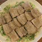 しみず - ♦︎茹で豚・・絶品です♪  味がしっかりしていて、自家製キムチと一緒に食べればぶっ飛びます(笑)