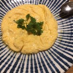 ワインとお料理 ことり - 青唐辛子とチーズ入りオムレツ