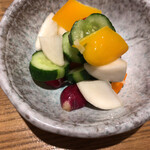 ワインとお料理 ことり - パプリカ、かぶ、きゅうりの浅漬け
