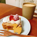 ラフカ - いちごのミルフィーユ(らくだクッキー添え)