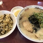 Kyuushuu Ramen Ipinshan - ランチ、チャーシュー麺セット全景